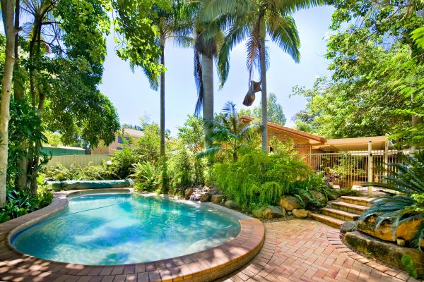 Cost of Pool Patio Paving in Manchester
